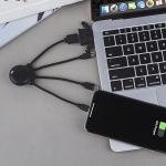 Xoopar Octopus - Câble Multi USB 4 en 1 en Forme de Pieuvre - Chargeur Universel en Plastique Recyclé - Prise USB-C, Lightning, USB-A, Micro USB pour Smartphone - Noir